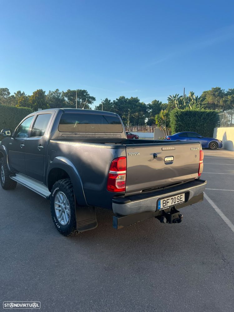 Toyota Hilux - 5