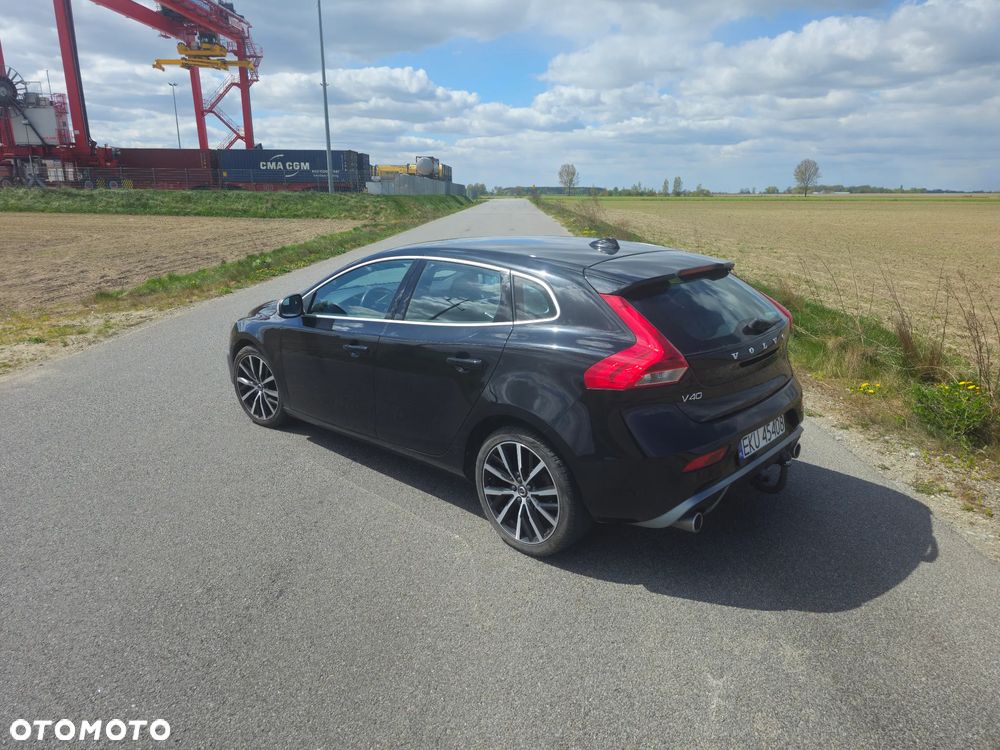 Volvo V40 D2 Drive-E SCR Momentum - 1