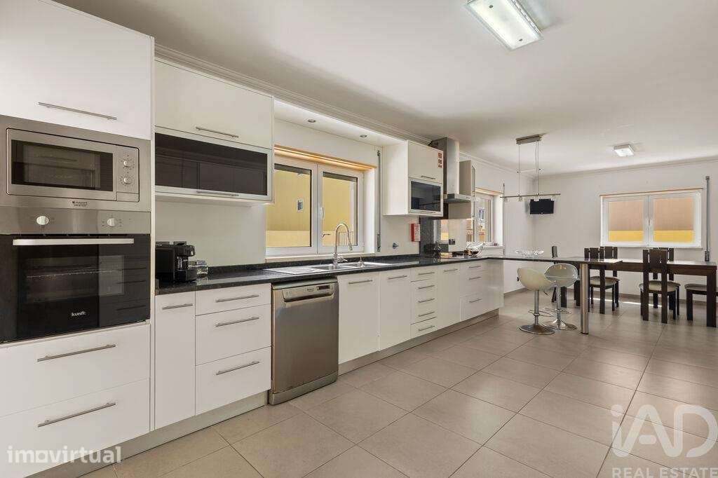 Casa / Villa T5 em Atouguia da Baleia de 194 m2 - Grande imagem: 5/40