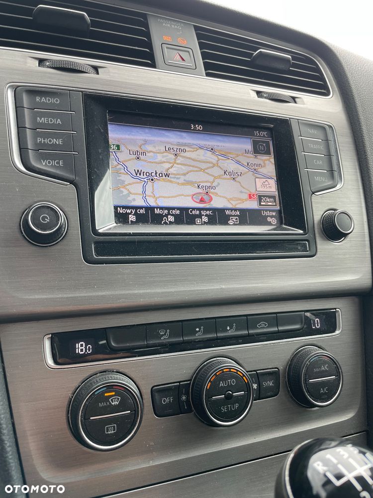 Volkswagen Golf - 6