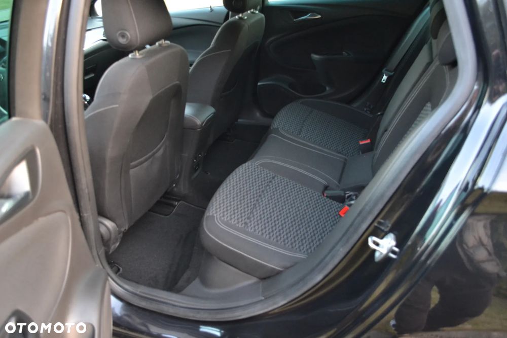 Opel Astra 1.4 Turbo Innovation - 24