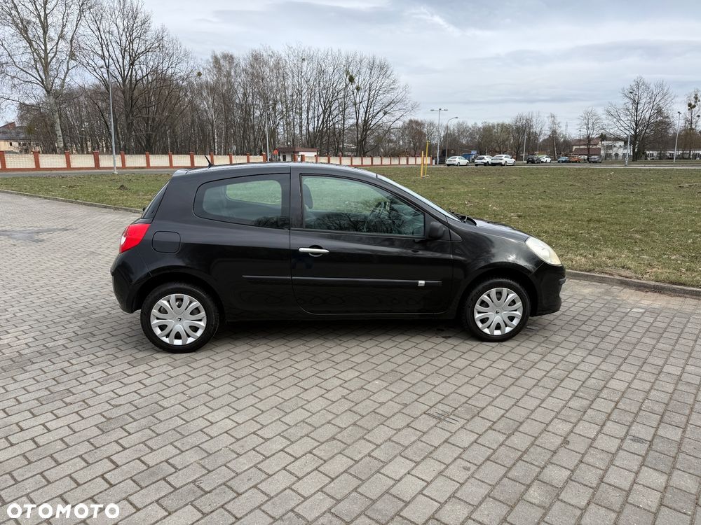 Renault Clio 1.2 16V 75 Expression - 5