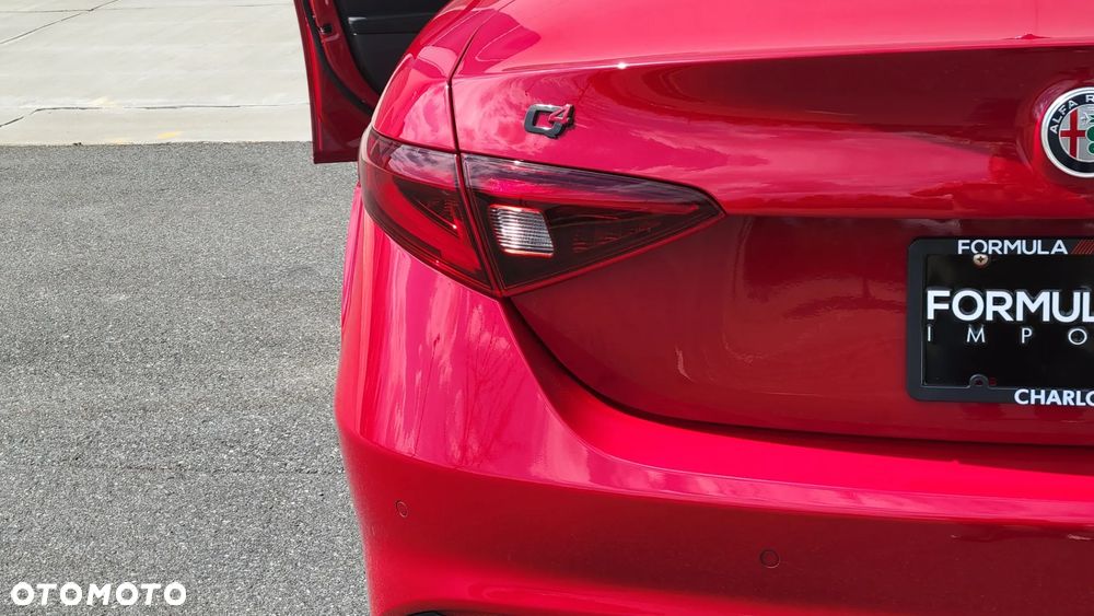 Alfa Romeo Giulia 2.0 Turbo 16V AT8-Q4 Ti - 19
