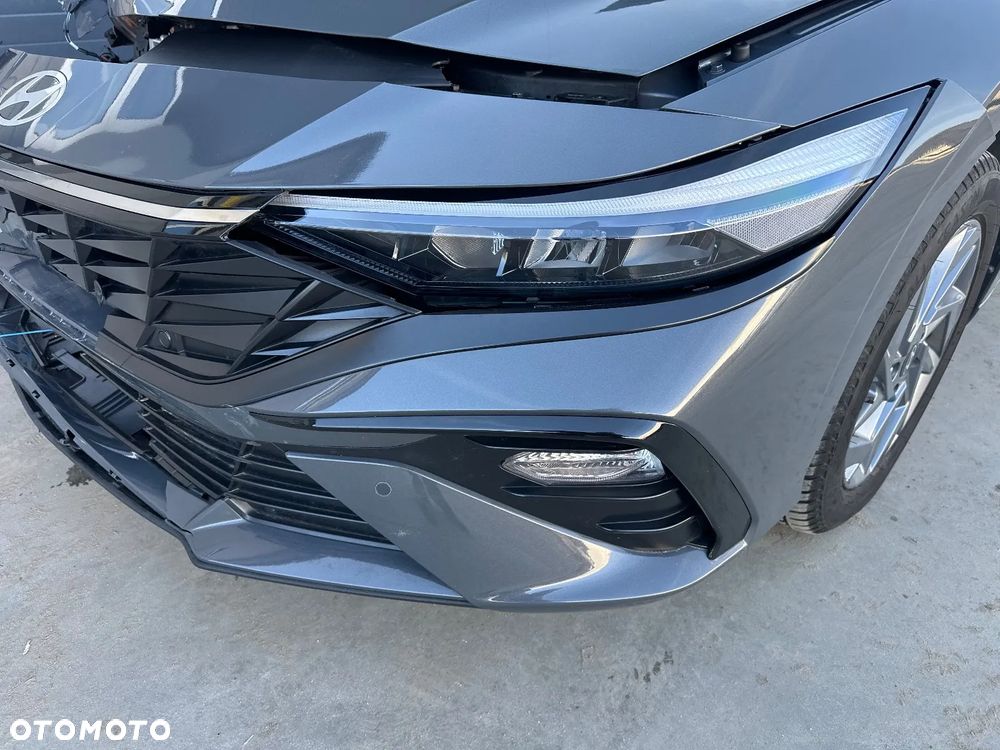 Hyundai Elantra 1.6 Smart CVT - 11