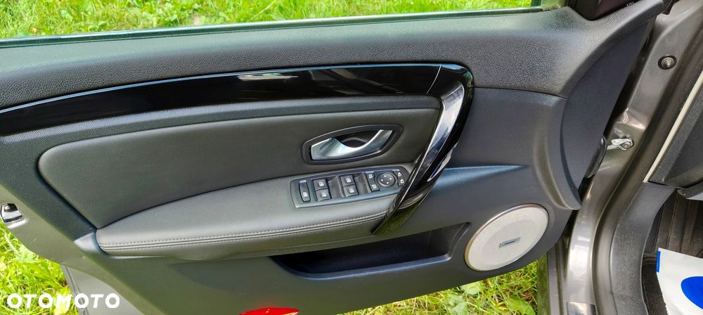 Renault Laguna dCi 150 FAP Start-Stop Bose Edition - 20