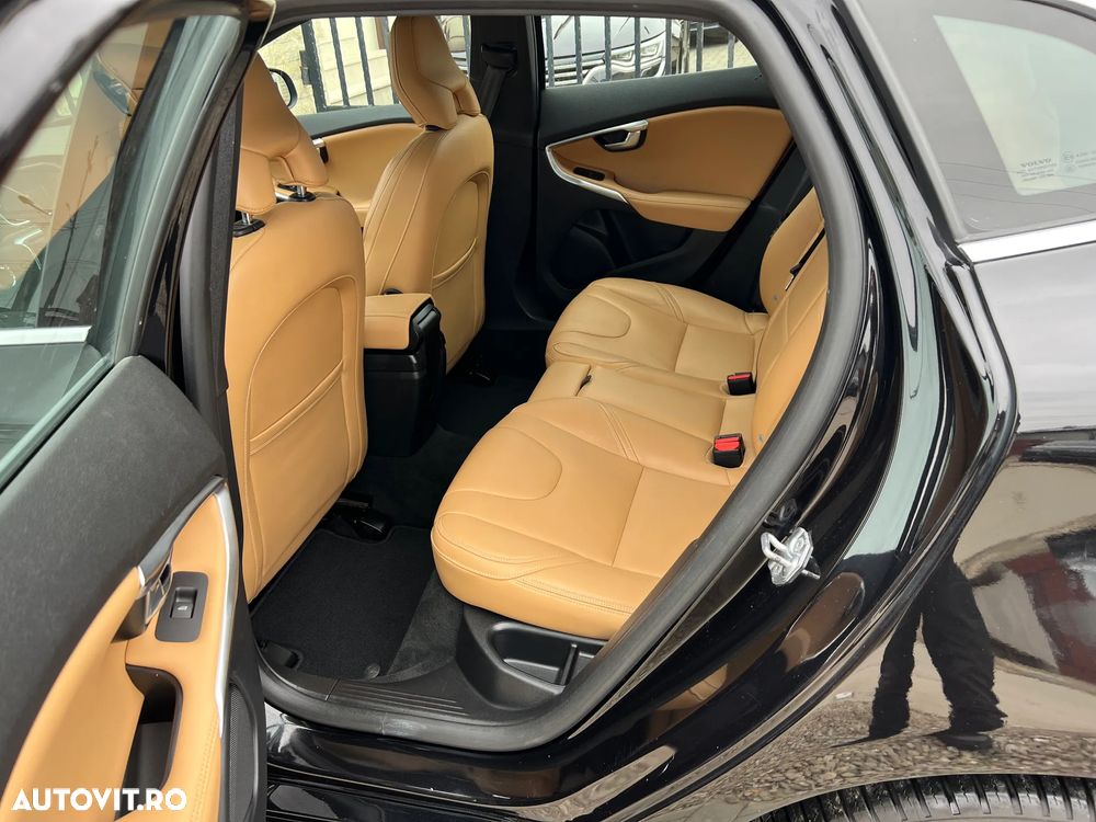 Volvo V40 D2 Inscription - 11