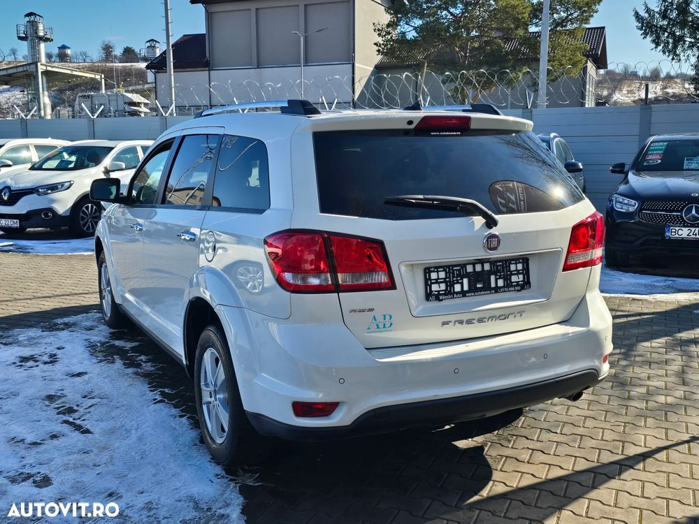 Fiat Freemont 2.0 Multijet 16V DPF Automatik Allrad Lounge - 3