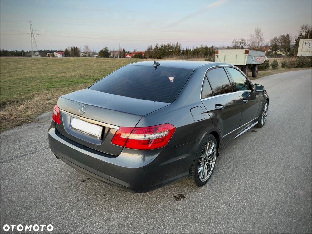 Mercedes-Benz Klasa E 220 CDI BlueEff Avantgarde - 3