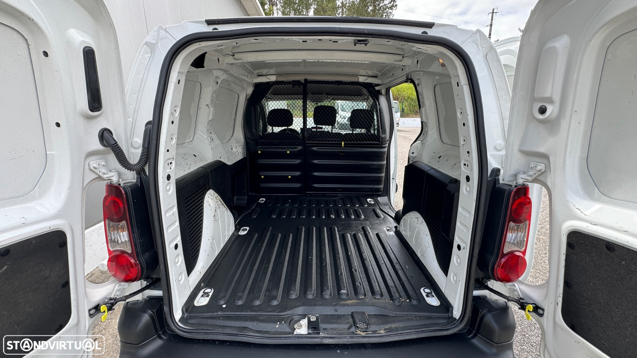 Citroën Berlingo 1.6 HDI L1H1 CX Automática - 4