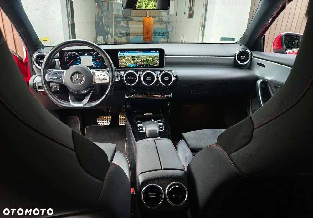 Mercedes-Benz Klasa A 220 4-Matic 7G-DCT - 2
