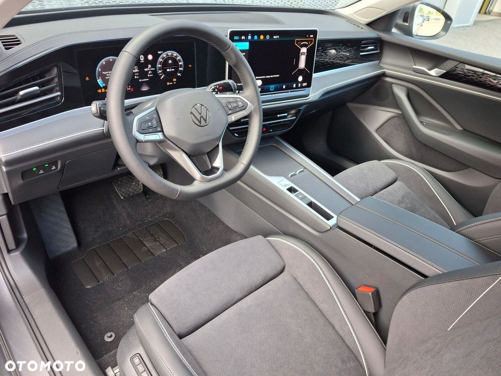 Volkswagen Passat - 11