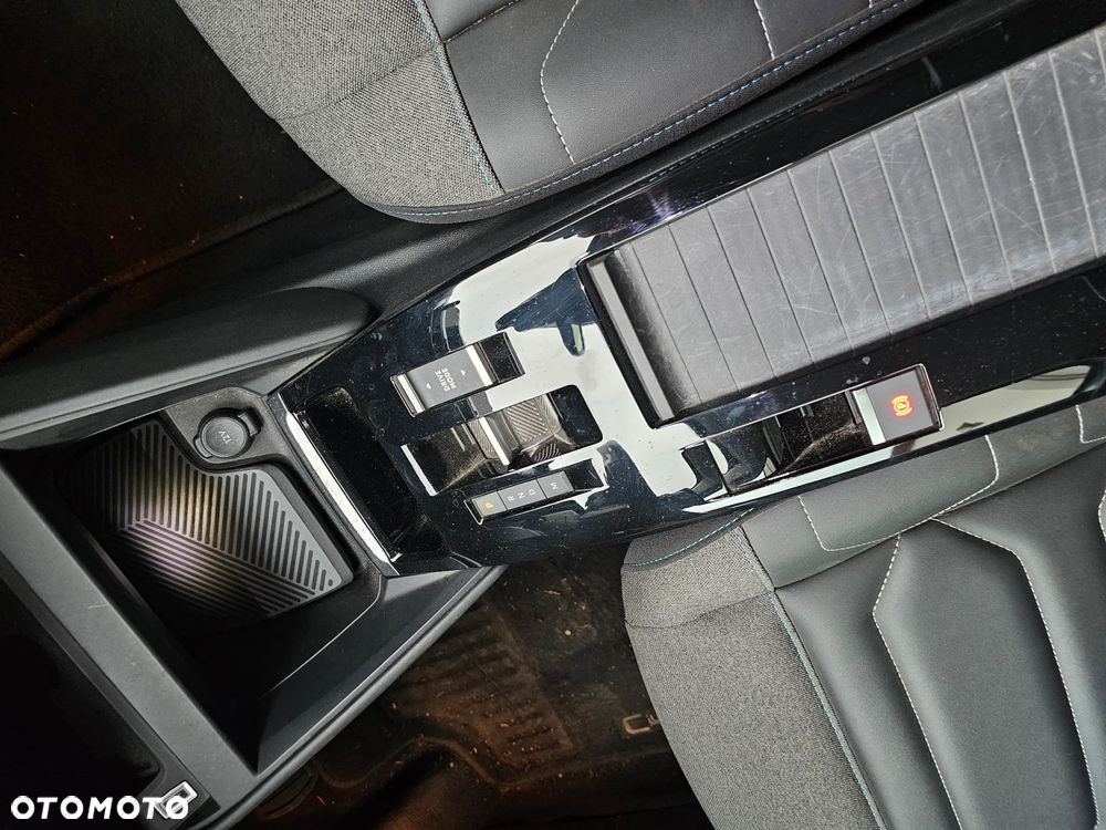Citroën C4 PureTech 130 Stop&Start EAT8 FEEL PACK - 20
