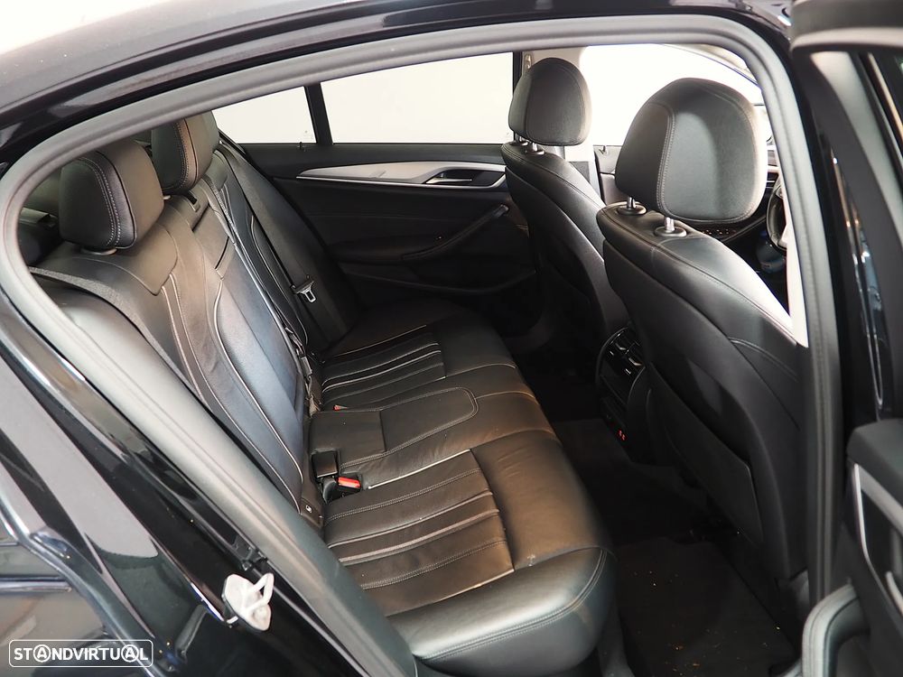 BMW 530 e Line Luxury - 27