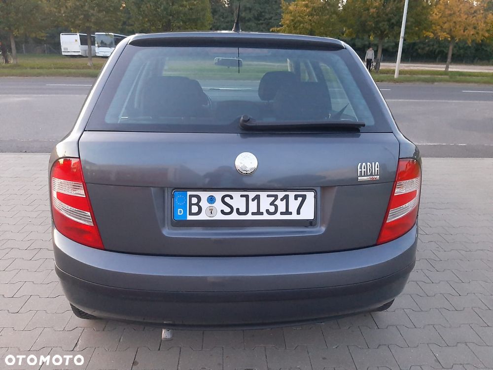 Skoda Fabia 2007 photo 4