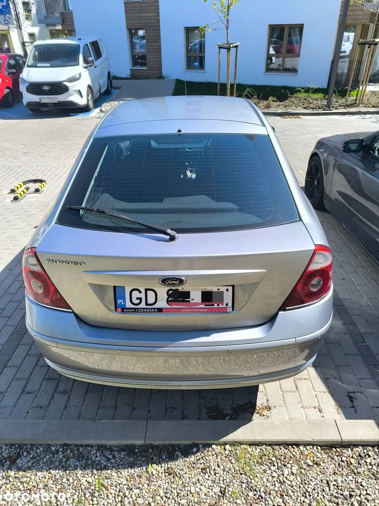 Ford Mondeo 1.8 Futura X - 4