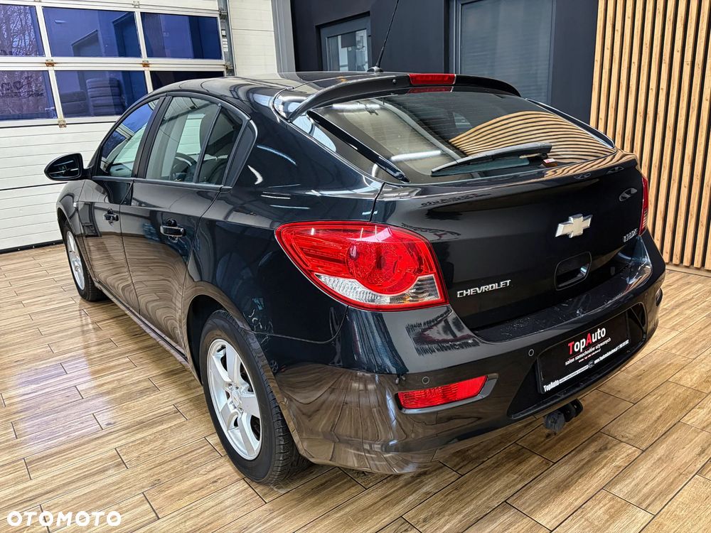 Chevrolet Cruze 1.8 LT+ - 10
