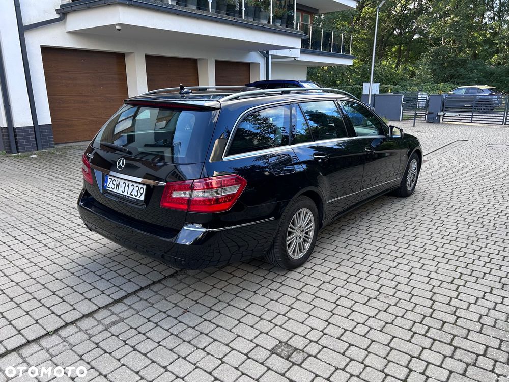 Mercedes-Benz E-Class 2012 photo 5