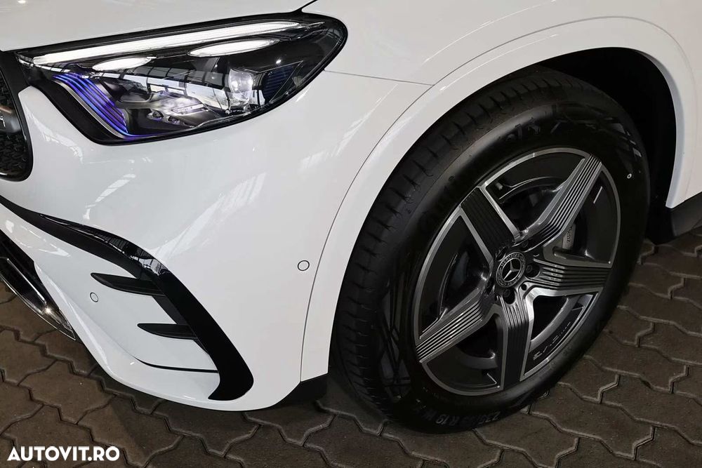 Mercedes-Benz GLC 200 4Matic 9G-TRONIC AMG Line Advanced - 3