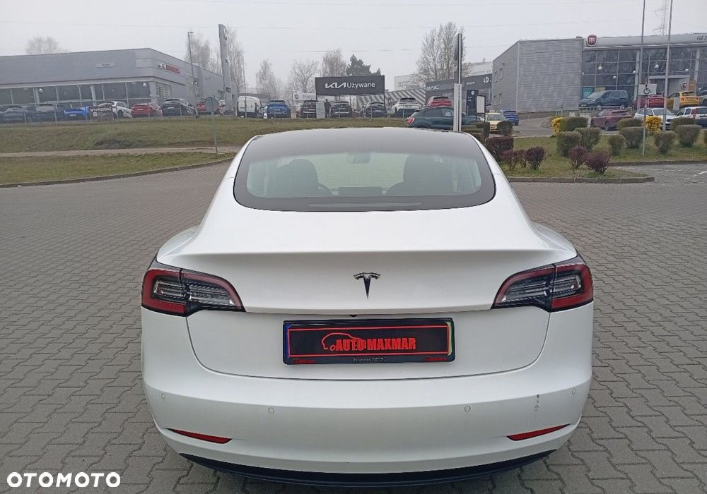 Tesla Model 3 - 9