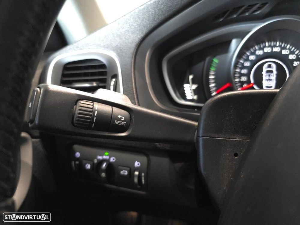 Volvo V40 1.6 D2 Momentum - 22