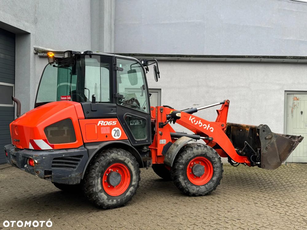 Kubota R065 - 3