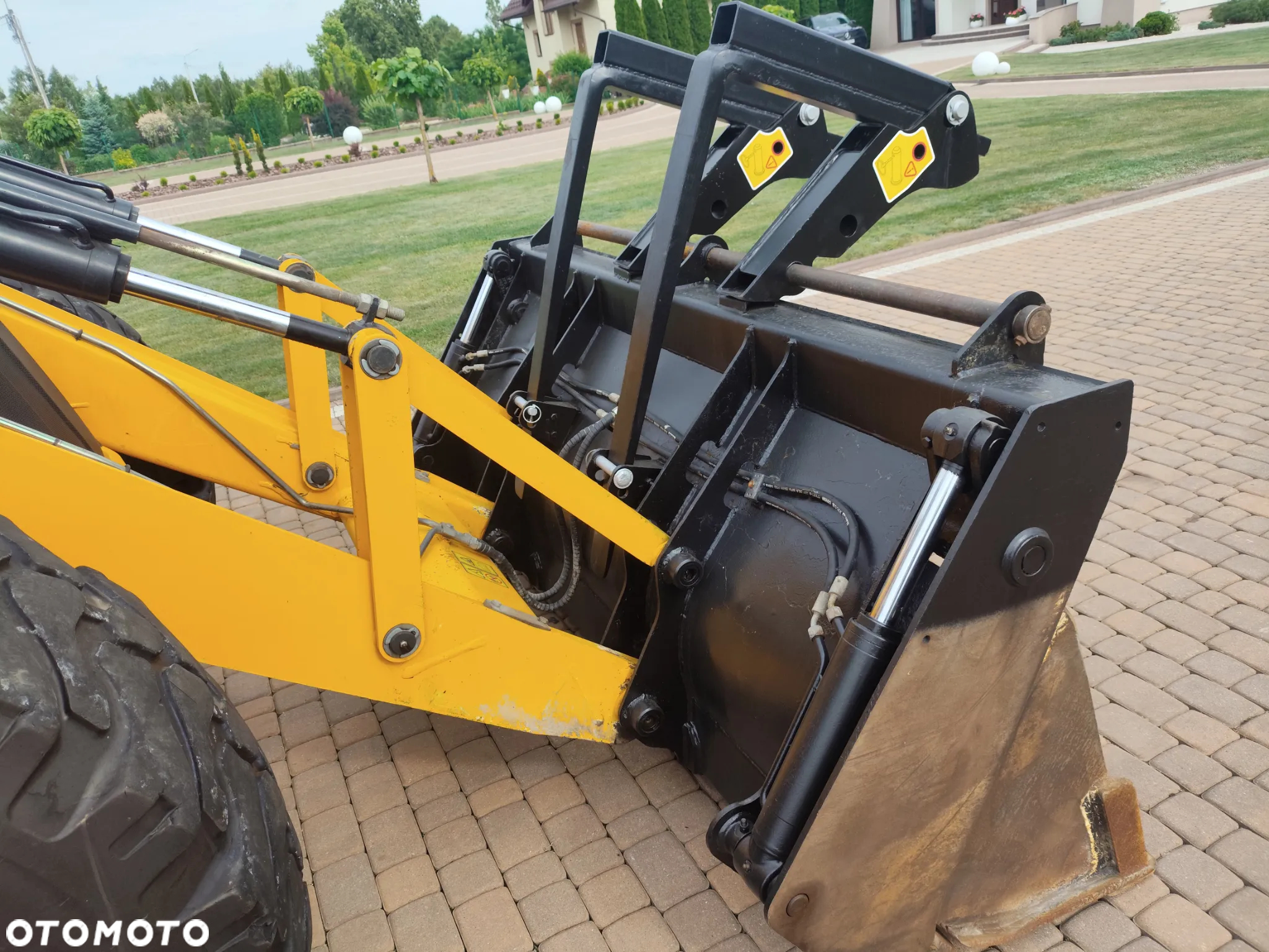 JCB 4CX / RÓWNE KOŁA / TORQUELOCK / POWERSHIFT / SPROWADZONA / - 12