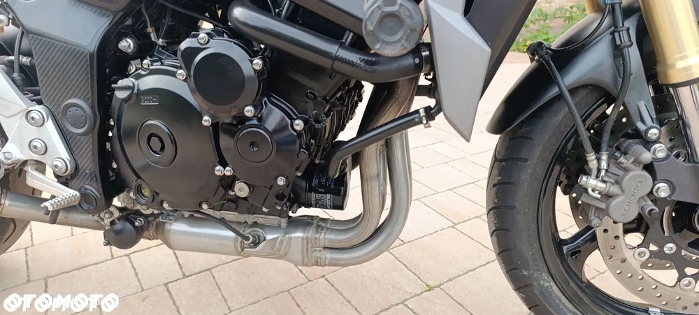 Suzuki GSR - 26