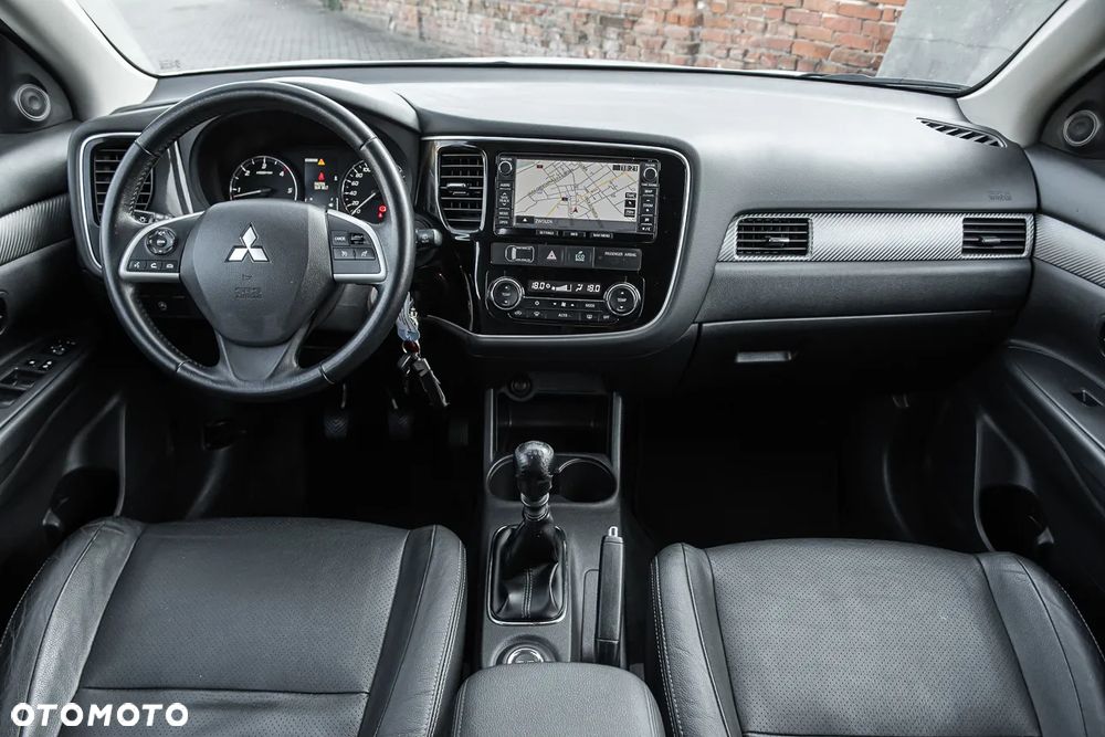 Mitsubishi Outlander 2.2 DI-D 4WD Diamant Edition - 26