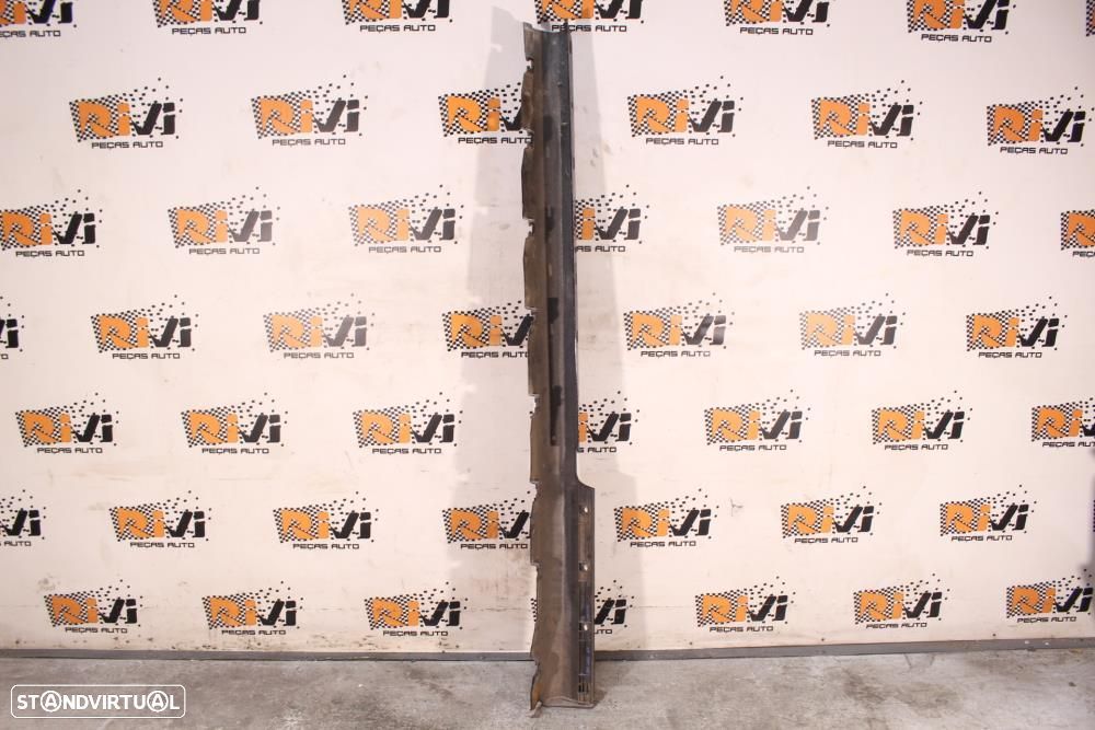 Embaladeira / Saia Direita Audi A3 (8P1)  8P3853860 / Passageiro S3 A3 - 5