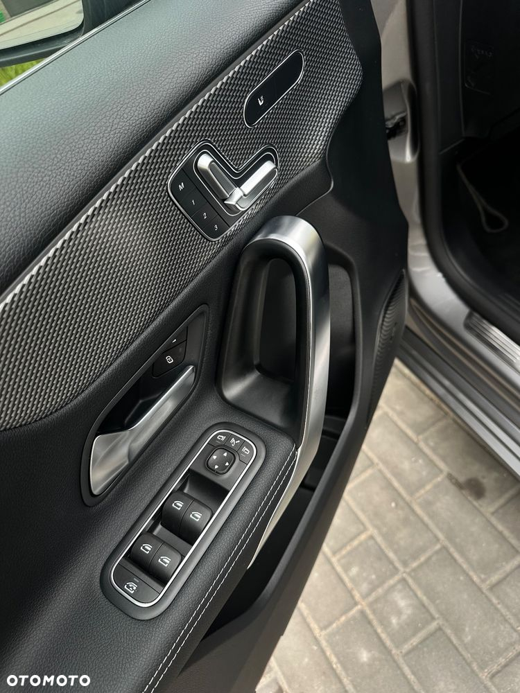 Mercedes-Benz Klasa A 180 Progressive 7G-DCT - 12