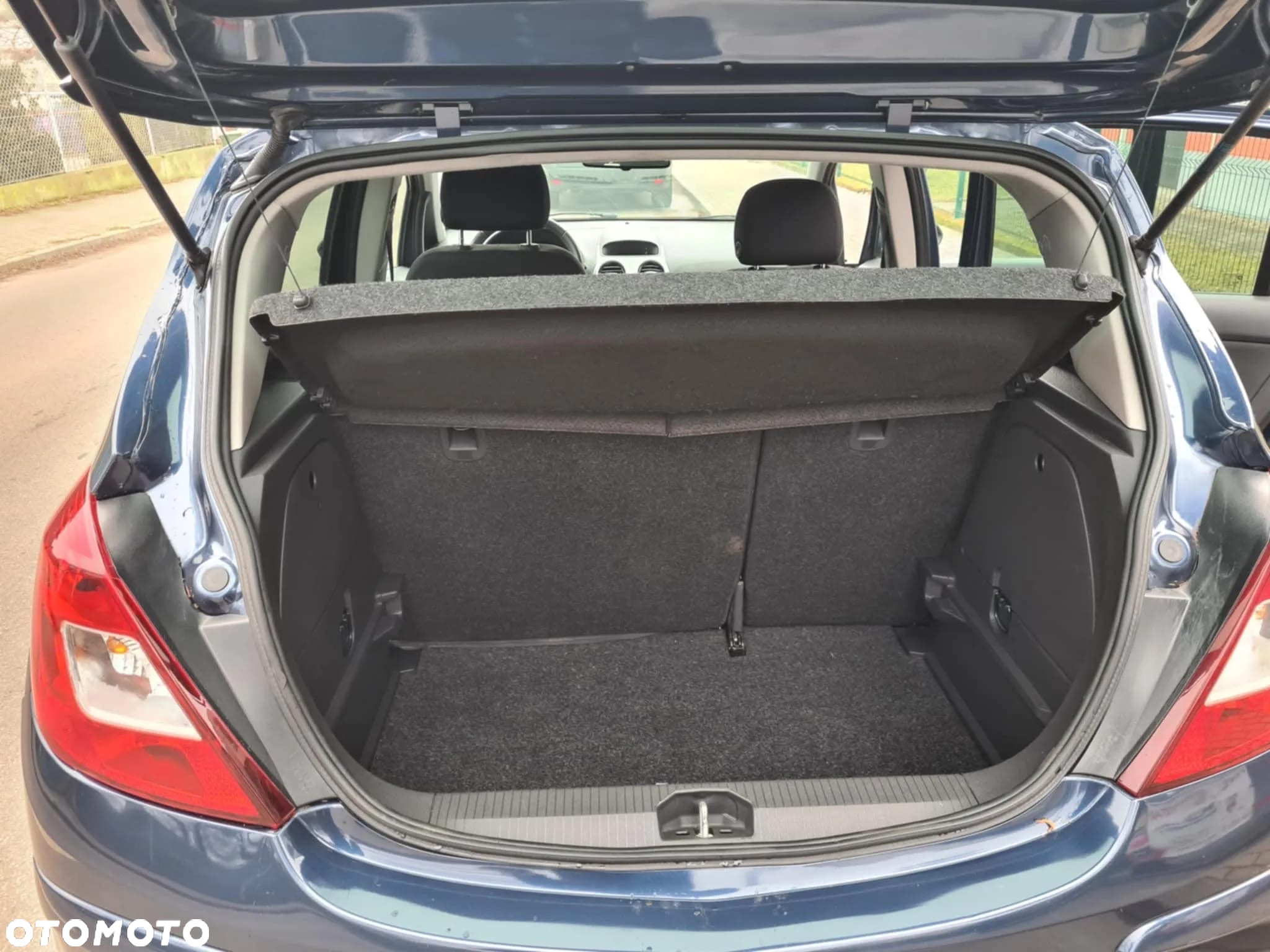 Opel Corsa 1.4 16V Innovation - 13
