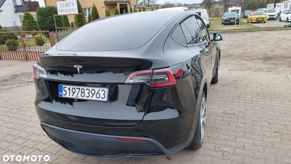 Tesla Model Y RWD - 10