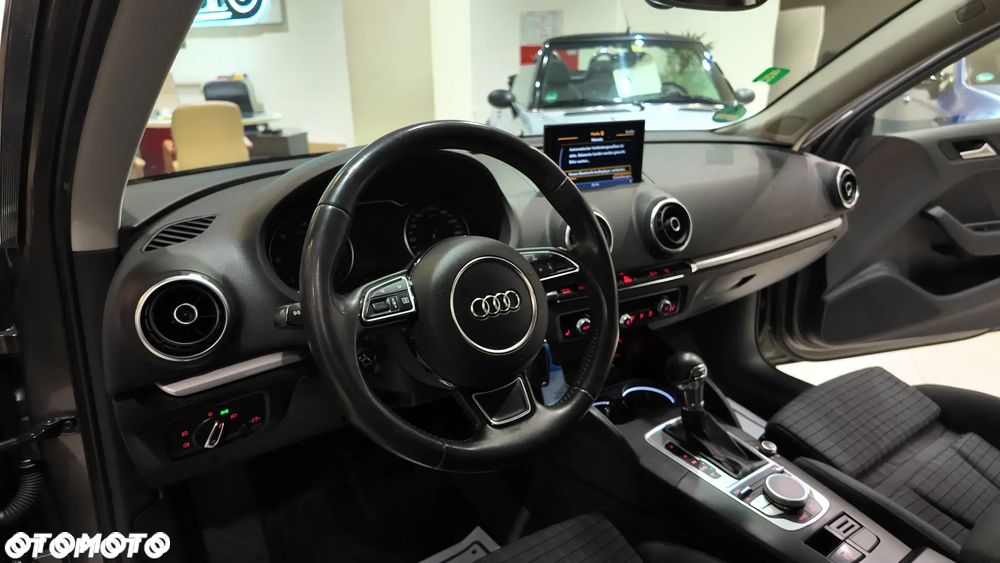 Audi A3 Sportback 1.6 TDI S tronic Ambiente - 26