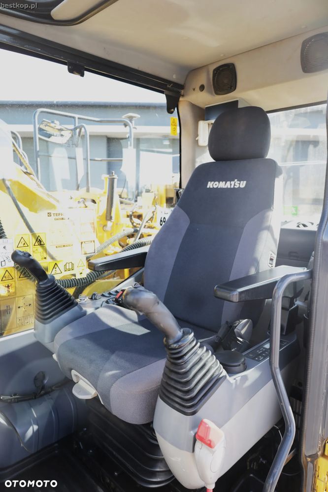 Komatsu PC210LC-11 - 18