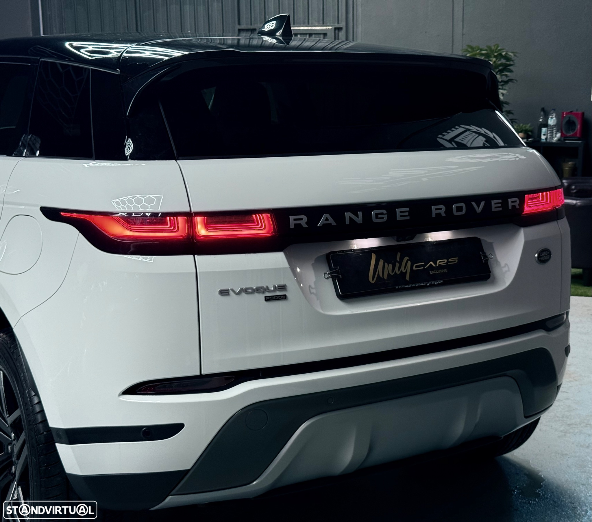Land Rover Range Rover Evoque 1.5 P300e AWD Autobiography Auto - 15