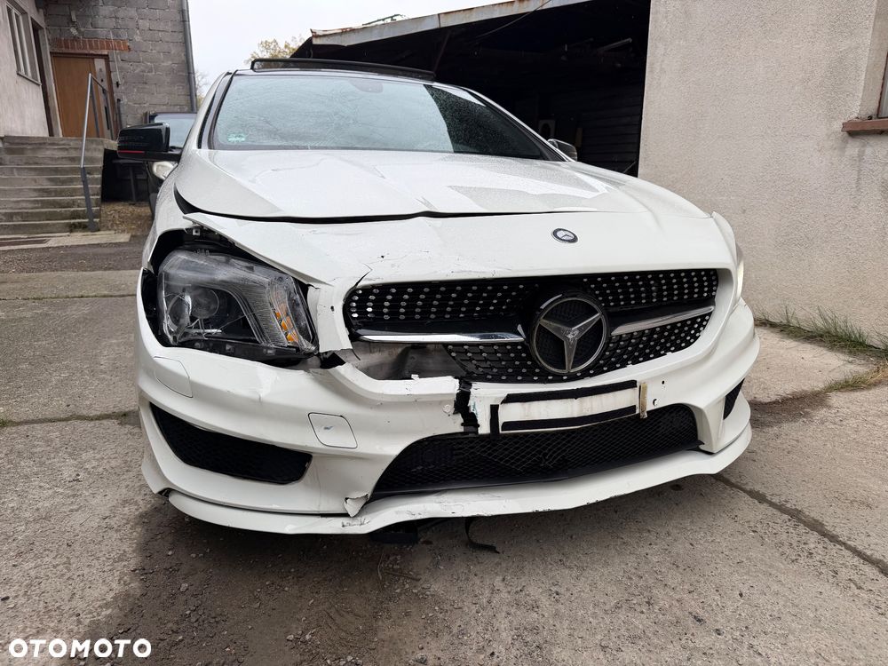 Mercedes-Benz CLA 180 AMG Line - 22