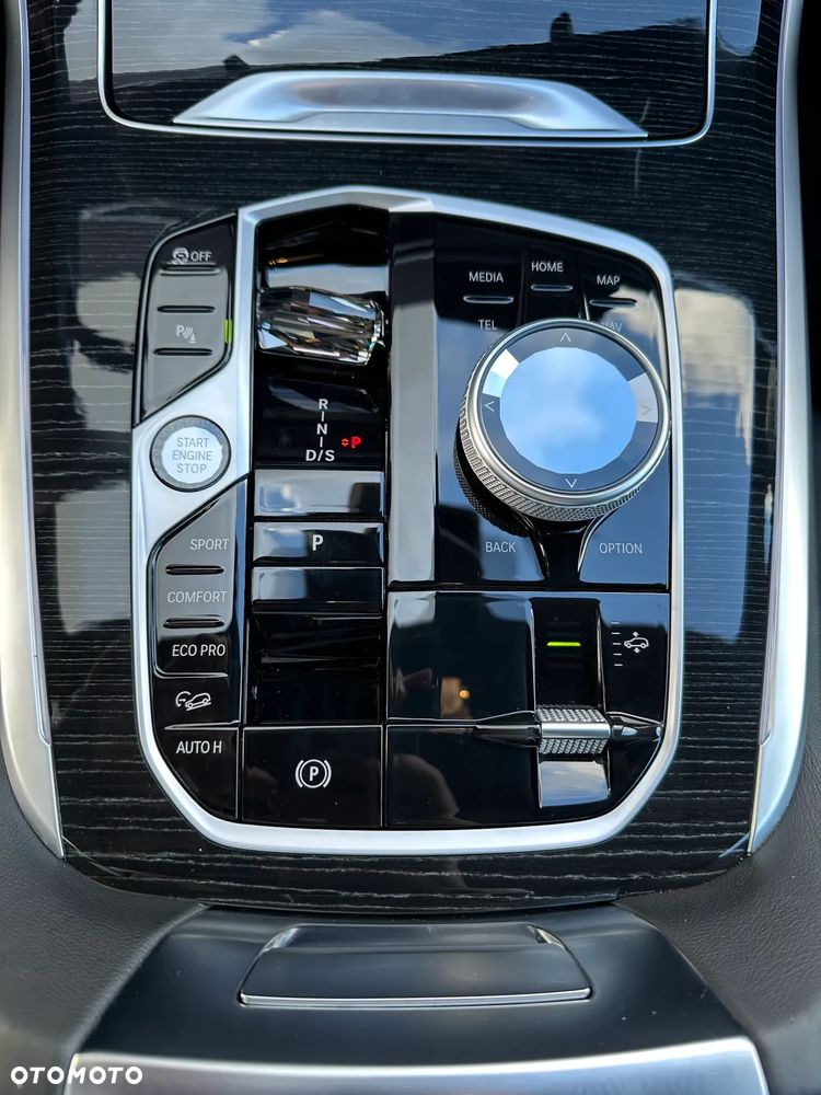 BMW X7 2025