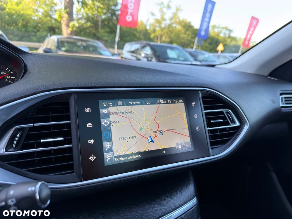Peugeot 308 1.6 BlueHDi Allure S&S - 34