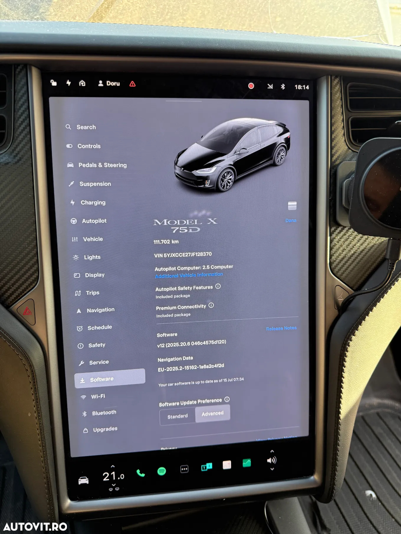 Tesla Model X - 16