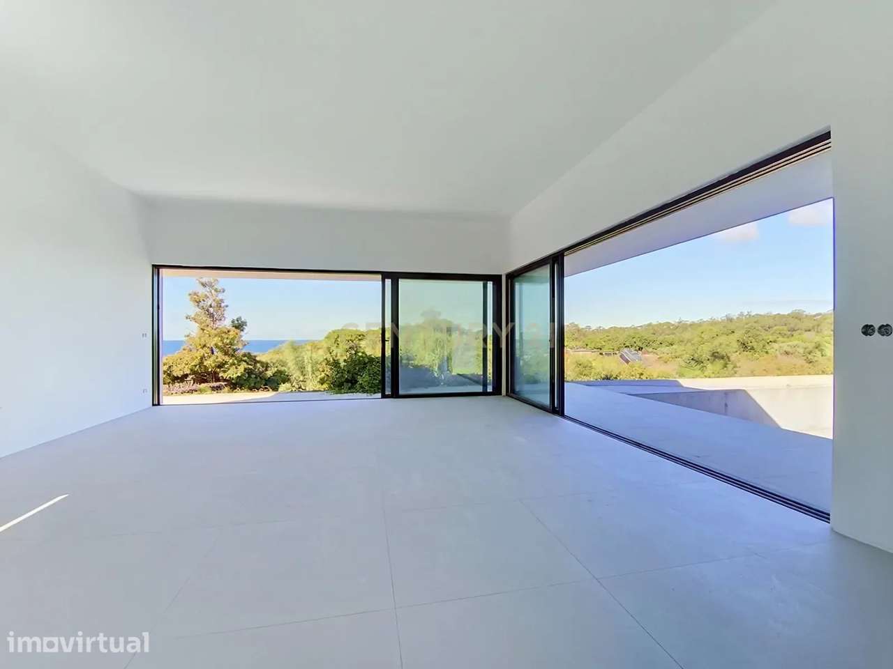 Moradia em Amplo Terreno com Vista Mar - Grande imagem: 2/7