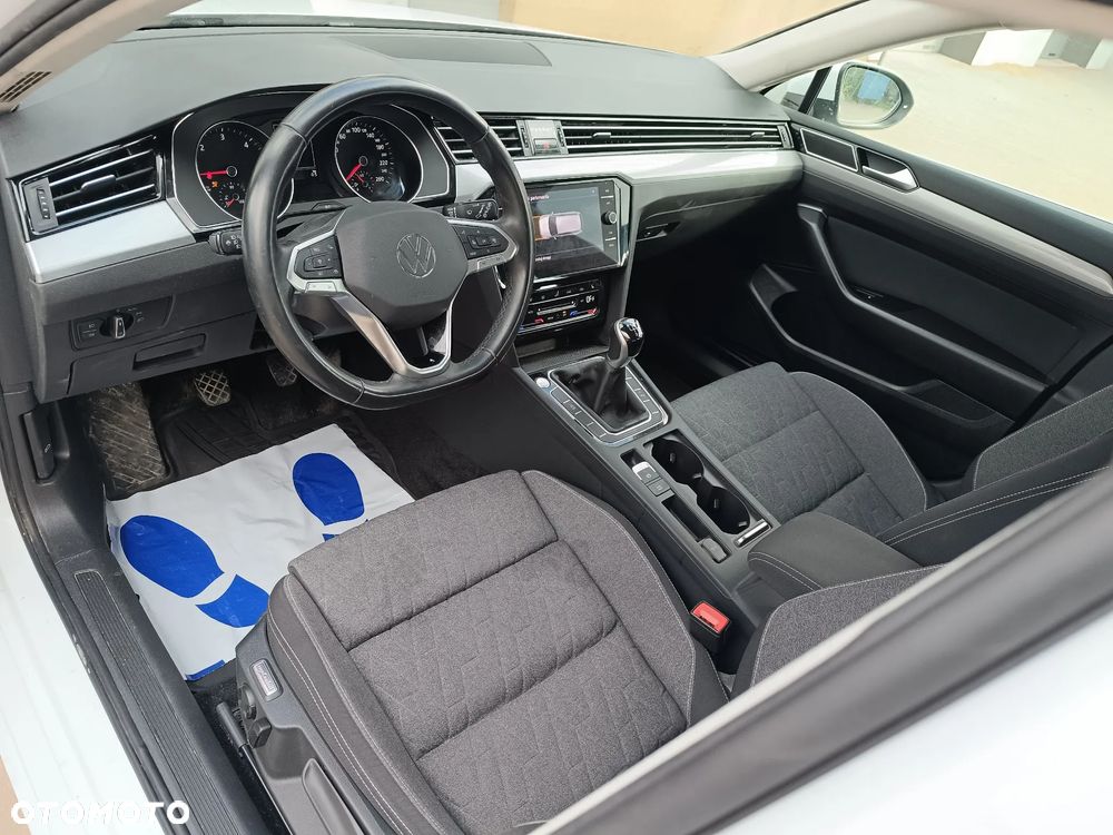 Volkswagen Passat 2.0 TDI EVO Business - 13
