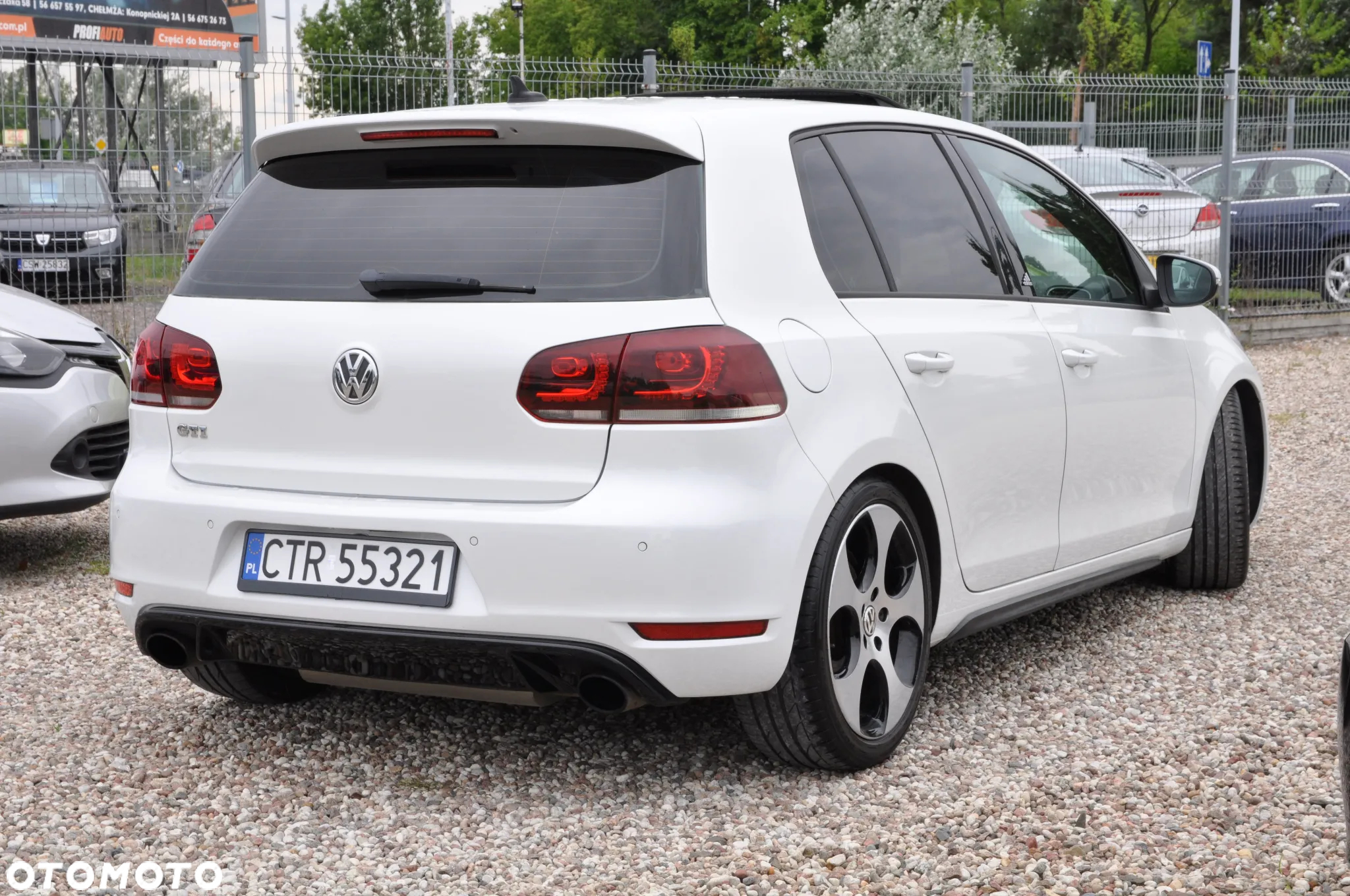 Volkswagen Golf 2.0 GTI DSG adidas - 3