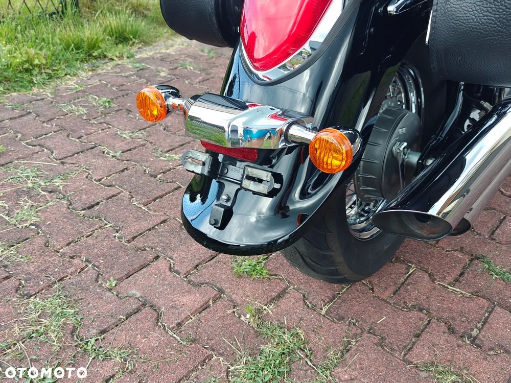 Suzuki Intruder - 8