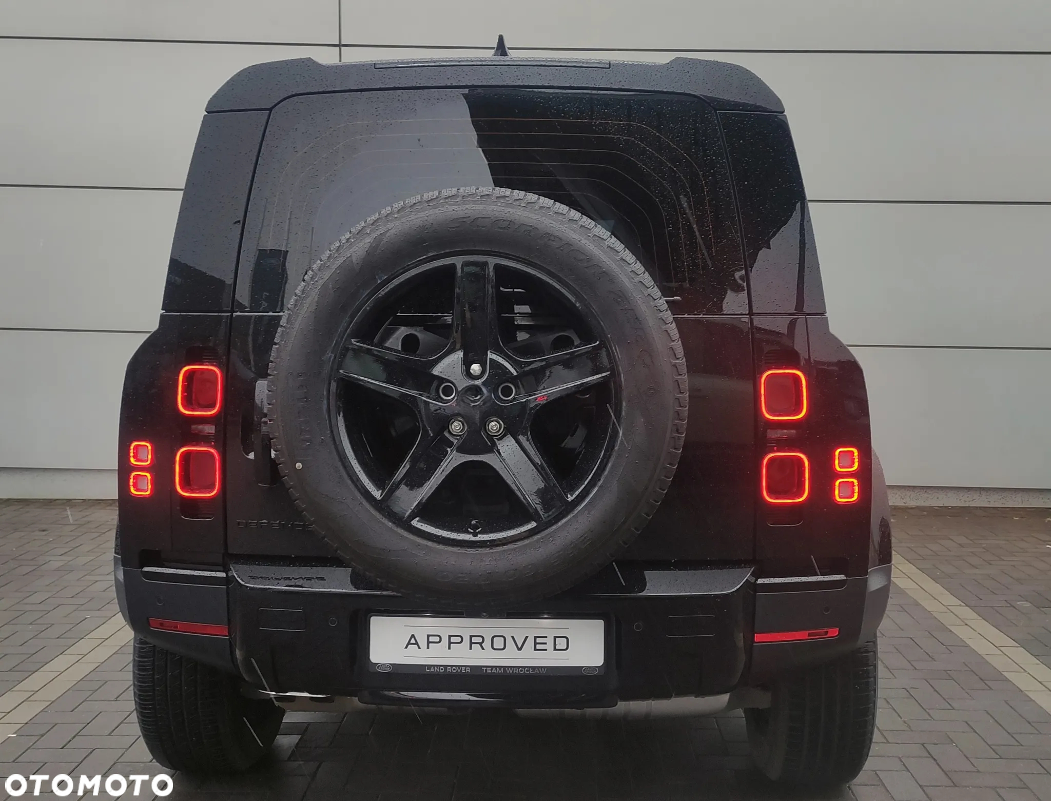 Land Rover Defender - 5