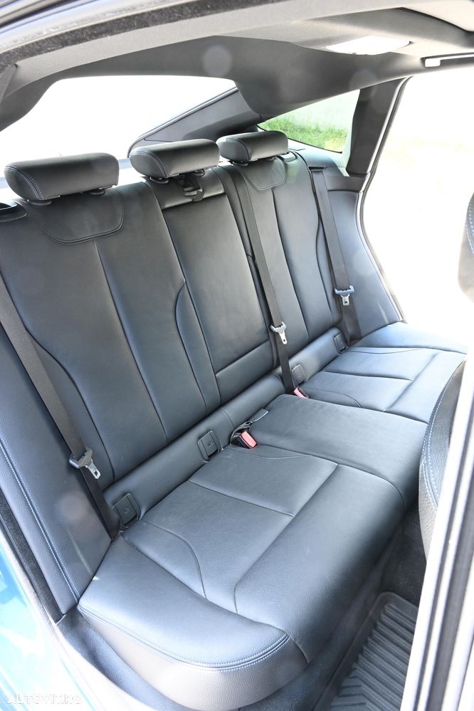 BMW Seria 3 330i xDrive AT M Sport - 23