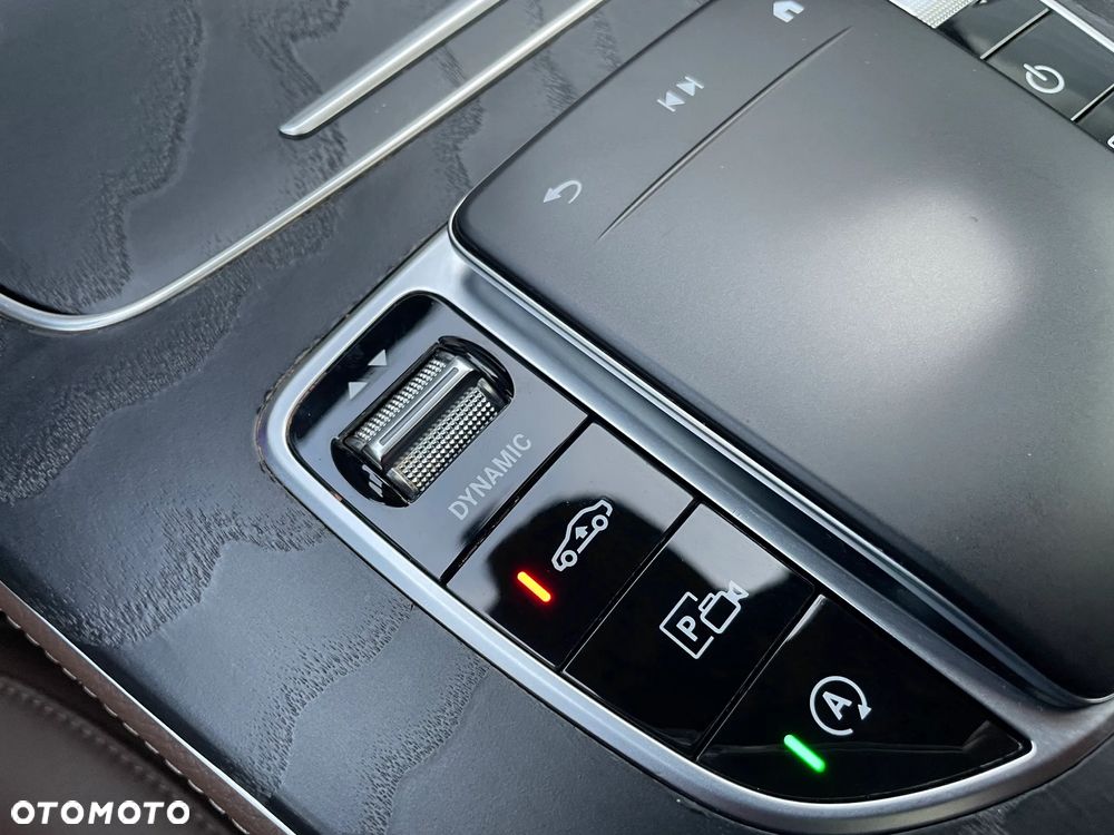 Mercedes-Benz Klasa E 220 d 4Matic 9G-TRONIC Exclusive - 26