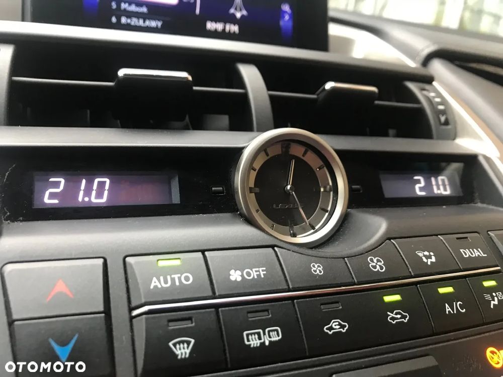 Lexus NX 300h Elite AWD - 30