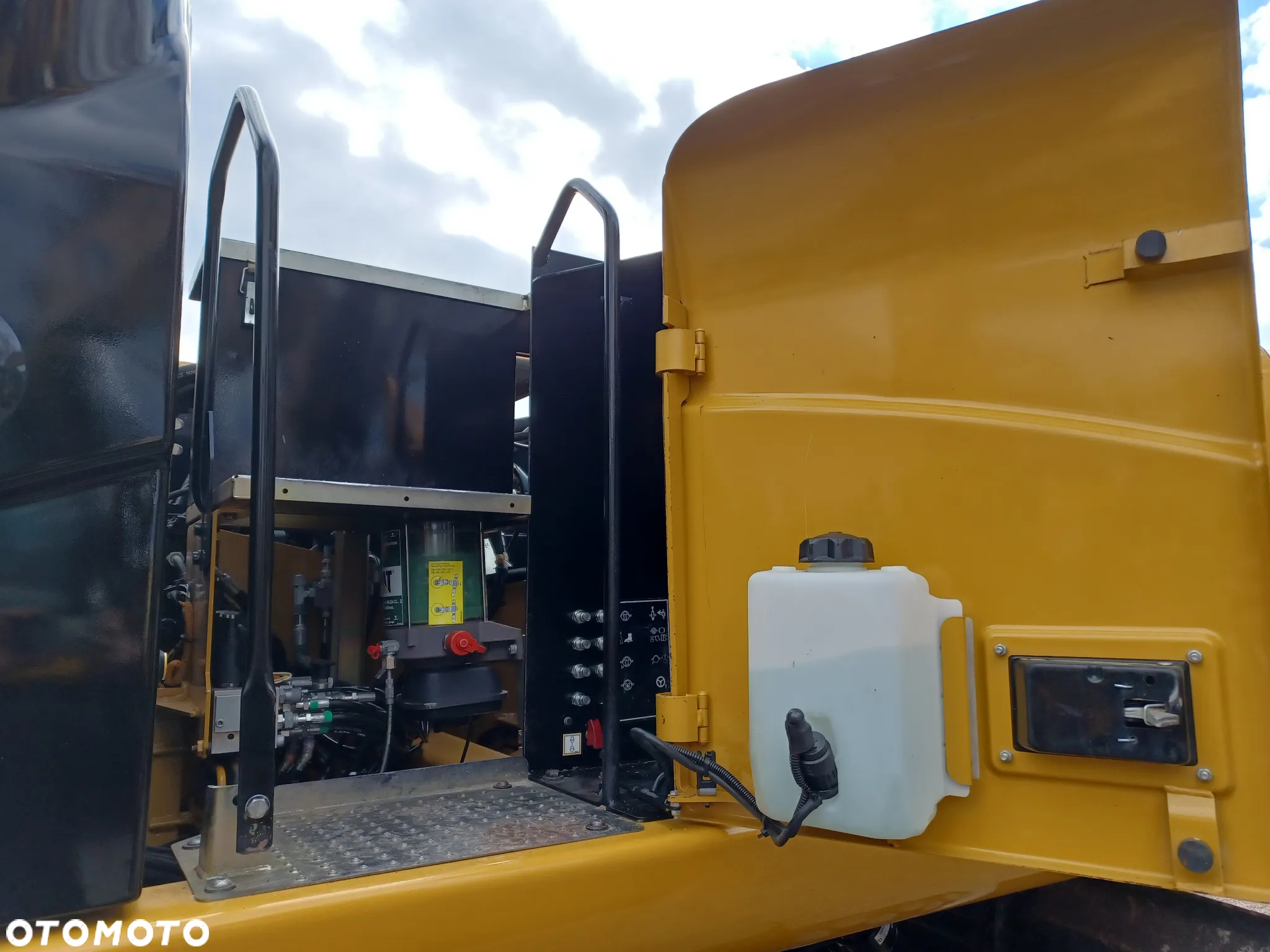 Caterpillar CAT M 322 D - 21