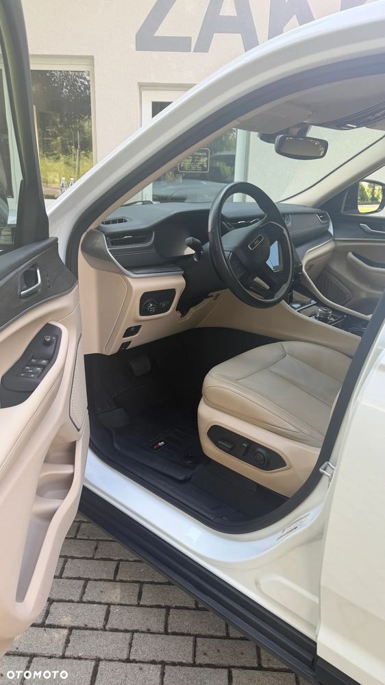 Jeep Grand Cherokee - 15