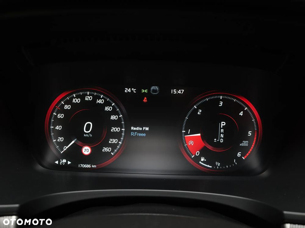 Volvo V90 Cross Country D4 AWD Pro - 24